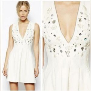 ASOS Ivory Embellished Jeweled V-neck Sleeveless Skater Dress Size 4